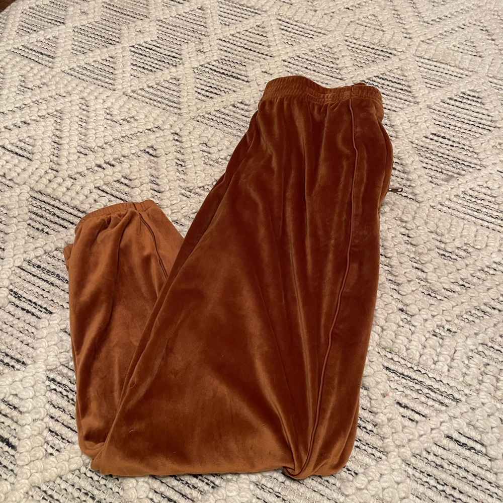 SKIMS velour jogger pant
